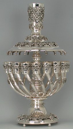 Israelsk sølvsmediekunst - vinfontaine kan erhverves for omkring 5.500 USD